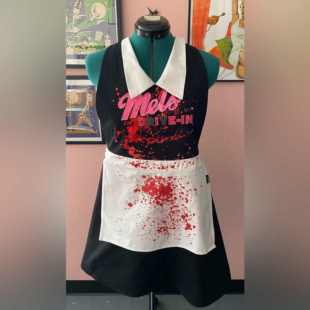 Rare Universal Halloween Horror Nights Mel's Die In Apron